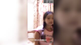Bóp vú sờ lồn con bạn thân hàng ngon dâm đãng kích thích siêu dâm