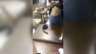 Eg non tơ để thằng bn thân chỉ quay video mà quay lạ lắm cởi áo bóp dú mò xuống lồn