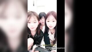 3 em gái Loli lồn khôn lông siêu non thay phiên nhau thủ dâm livestream kiếm tiền P10