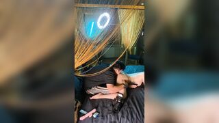 Hậu trường chụp ảnh nude cho e mẫu mà lồn e khô quá nên a thợ bú lồn cho e ướt