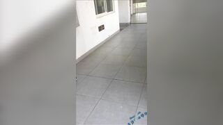 Quay lén e học sinh Trung Quốc đi đái trong nhà vệ sinh trường