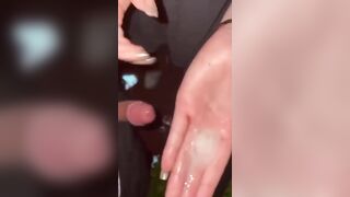 Em nghệ vắt tinh cho ny uống