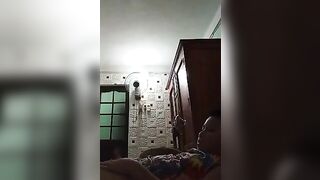 Thanh niên trốn mẹ sục cặc