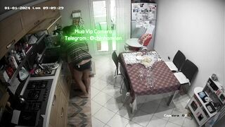 Hack Camera Nứng Quá Địt Vợ Ở Dưới Bếp