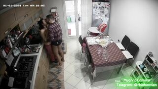 Hack Camera Nứng Quá Địt Vợ Ở Dưới Bếp