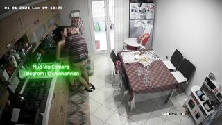 Hack Camera Nứng Quá Địt Vợ Ở Dưới Bếp