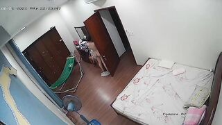 Hack cam nhìn chị gái thay đồ ở chuồng cảm giác nhìn lén lút hưng phấn thật