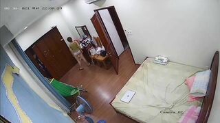 Hack cam cảnh chị gái thay đồ khiêu gửi chị muốn chạy đến đút từ phía sau