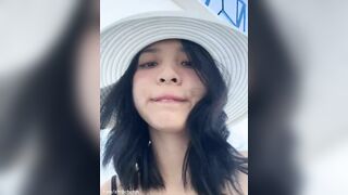 Thủ dâm public sướng quá lồn chảy nước như mưa