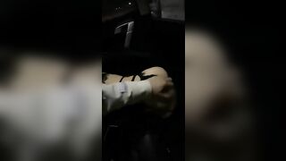 Gái xinh dâm trên xe ô tô