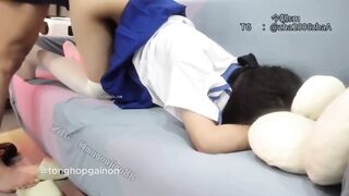 Dụ dỗ được em học sinh Loli ngây thơ đi khách sạn quan hệ tình dục