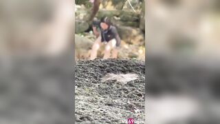 Cặp đôi tranh thủ chịch nhau trong hang đá khi đi phượt 2