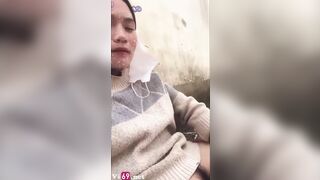 Em nữ sinh lén lút cởi đồ trong sân trường thủ dâm khẩu dâm quay clip lại cho ae xem