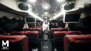 Đụ tập thể trên chuyến xe bus công cộng