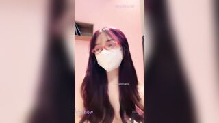 Idol Eria2004 hôm nay lại tiếp tục ra đường show hàng cho ng lạ bóp vú móc lồn gạ đụ