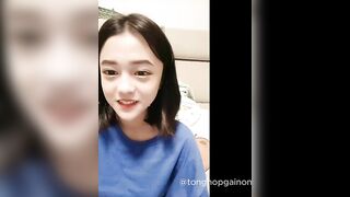 Em gái Loli lồn non xinh như Thiên Thần tập tành livestream thủ dâm kiếm tiền