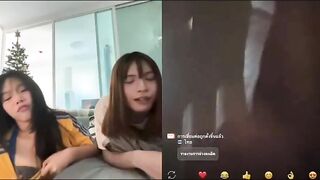 Ỏe chat 2 em gái khoe hàng cho thanh niên sóc lọ