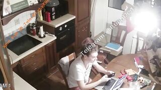 Con trai đc mẹ kế bú cặc 3