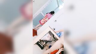 【妈妈爱你】四个骚妇淫乱画面壮观！互玩互舔_9