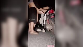 Full 30p+ clip public cực bạo ngoài quốc lộ trần truồng địt nhau Part 2
