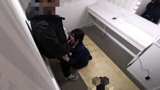 Quay lén phòng thay đồ ,  tình cờ thấy em học sinh dẫn bạn trai vô khiêu dâm gợi cảm