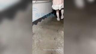 A họ gạ e gái loli ngây thơ vào phòng rồi đóng cửa hắp dim