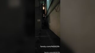 Chơi gái lạ đi bar về say rượu ngồi ngoài đường