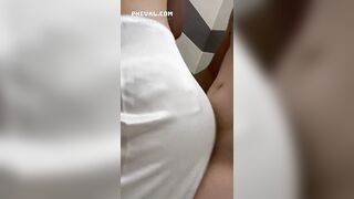 Địt em qua lớp quần mỏng