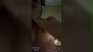 Clip lộ cặp đôi sinh viên Hà Nội . Em không cho quay nhưng sướng vào thì vẫn rên ư ử.