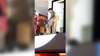 Địt public trên sân khấu trước mặt khán giả
