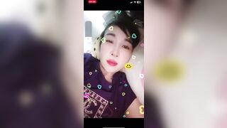 Máy bay lan đang chờ phi công tới địt
