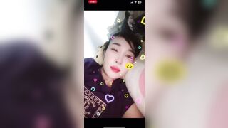 Máy bay lan đang chờ phi công tới địt
