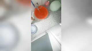 Qua nhà ny ckoi quay lén dc chị 2 ny tắm