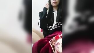 Em gái 2l8 thủ dâm