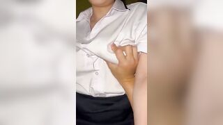 Gái xinh mặc đồng phục bị người yêu sờ nắn cực hot
