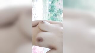 Khỏa thân đi dạo trong công viên