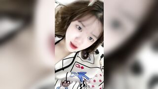 Bạn thân gửi video thủ dâm khiêu khích