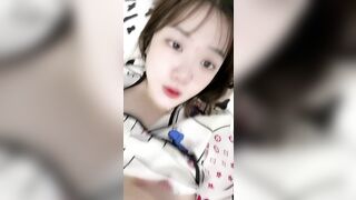 Bạn thân gửi video thủ dâm khiêu khích