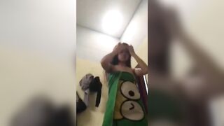 Thèm ku quá gạ luôn thằng bạn