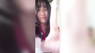 Hàng Học Sinh Cứ Gọi Là Cực Phẩm Vừa Học Về Đã Show Vú Rồi