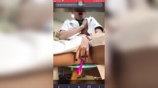 Em Y tá lén thủ dâm bắn nước cực phê