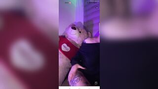 Buổi live của em tôm chiên (thùy anh) vú bự trên nền tảng live 18+