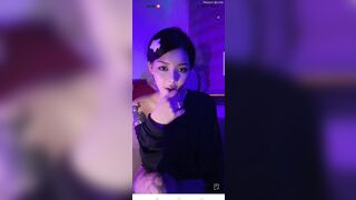 Buổi live của em tôm chiên (thùy anh) vú bự trên nền tảng live 18+