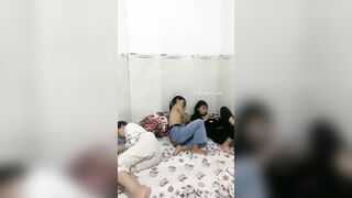 học sinh TQ chơi tập thế