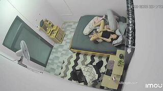Hack cam em gái vừa call vừa thủ dâm với người yêu