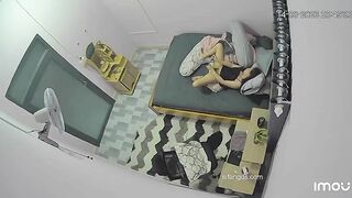 Hack cam em gái vừa call vừa thủ dâm với người yêu