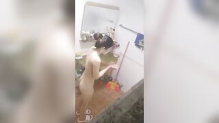 quay lén em hàng xóm tắm chuồng dáng đẹp ae nhỉ