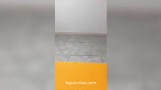Em gệ Hàn Quốc cosplay lính vượt đèn đỏ