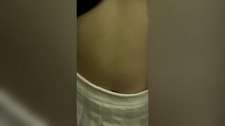 Dắt bạn thân đi chơi rồi vén vú đụ nó trên đường