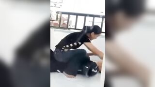 e gái mưa thcs quang trung bl cho trai lạ bóp vú